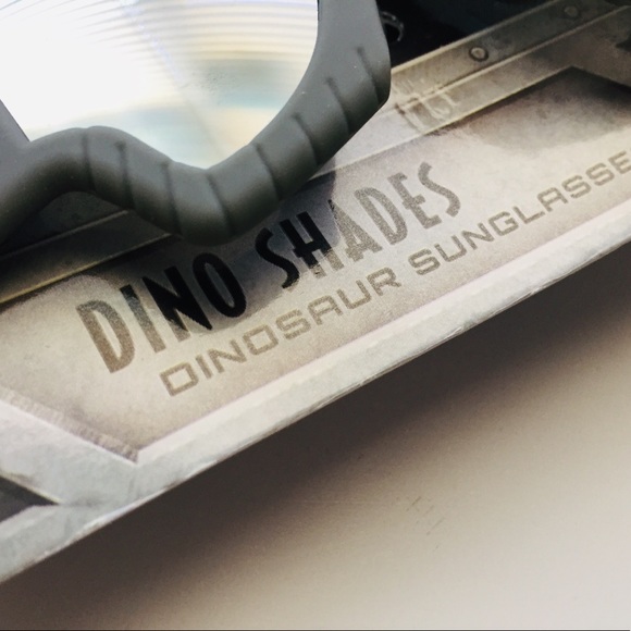 Jurassic World T-Rex Dinosaur Sunglasses + Dino Bands Kids & Party Bundle - Picture 4 of 7